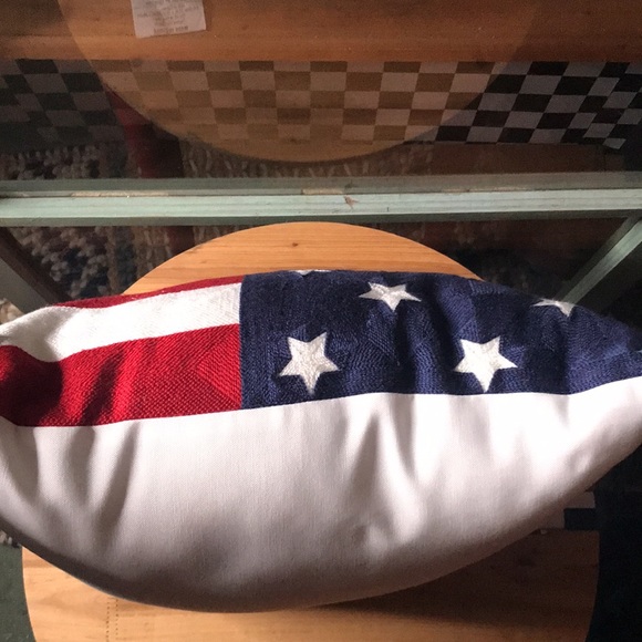The Outdoor Living Collection by Southern Living American Flag Pillow 🇺🇸 - Picture 10 of 16